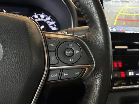 Used 2019 Toyota Avalon XLE image 18