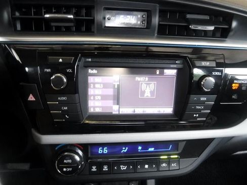 Used 2014 Toyota Corolla LE image 33