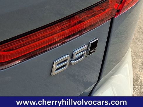 Certified 2025 Volvo XC60 B5 Core w/ Protection Package Premier image 31