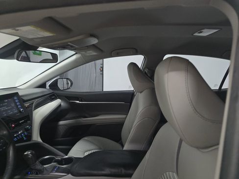 Used 2023 Toyota Camry SE image 10