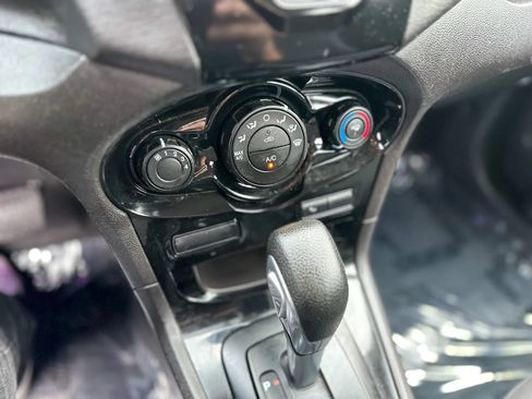 Used 2014 Ford Fiesta SE w/ Equipment Group 201A FWD image 20