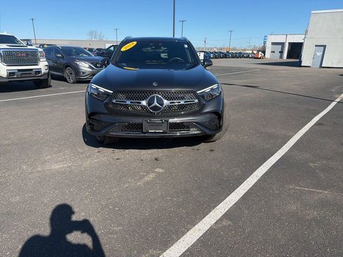 Used 2024 Mercedes-Benz GLC 300 4MATIC image 2