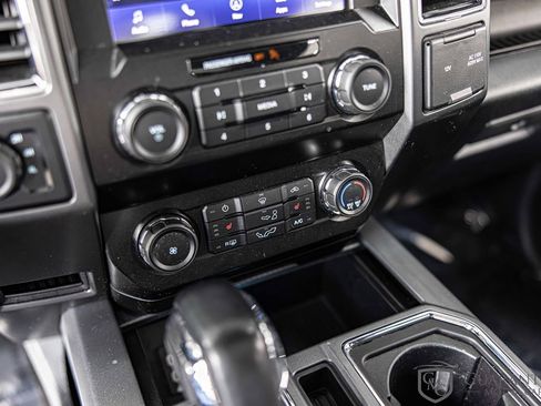 Used 2020 Ford F150 XLT w/ Equipment Group 302A Luxury AWD/4WD image 27