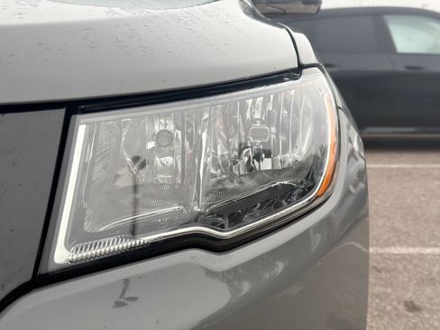 Used 2019 Jeep Compass Limited w/ Advanced Safety Group image 9