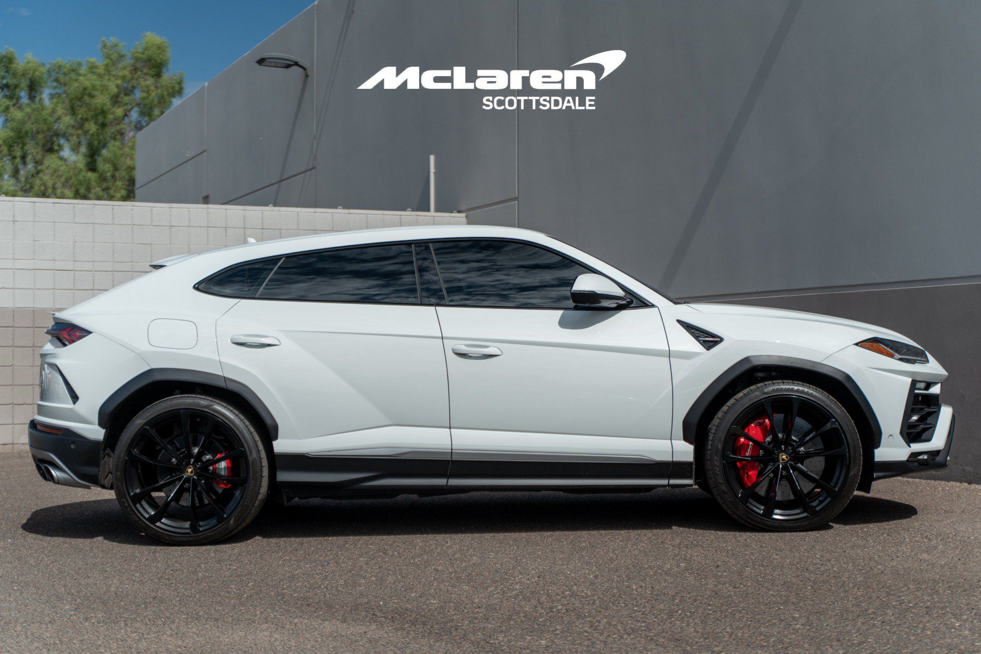 Used 2022 Lamborghini Urus AWD/4WD image 8
