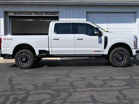 Used 2025 Ford F350 Platinum image 6