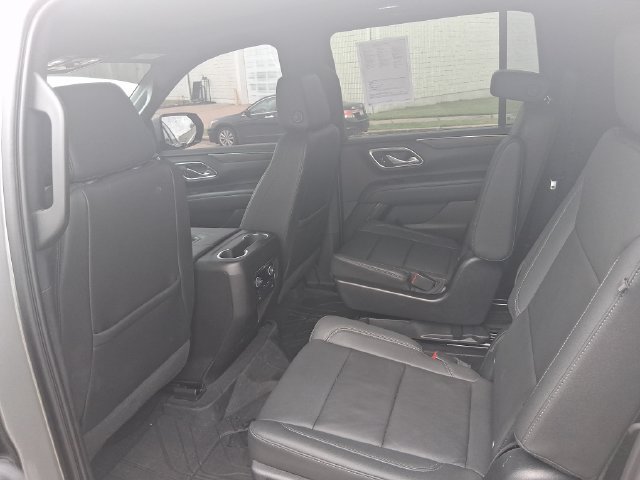 Used 2023 Chevrolet Suburban Z71 w/ Luxury Package AWD/4WD image 21