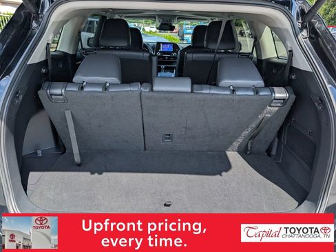 Used 2025 Toyota Highlander XLE AWD/4WD image 15