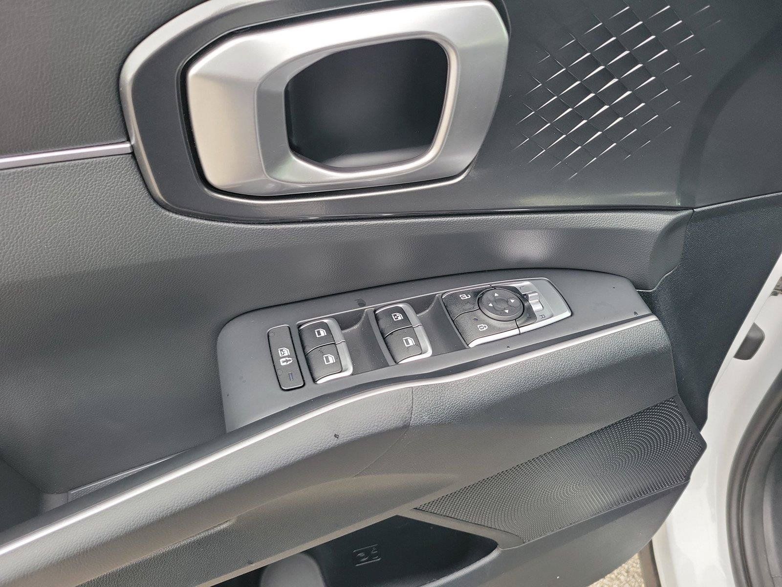 Used 2022 Kia Sorento S w/ Panoramic Sunroof Package FWD image 19