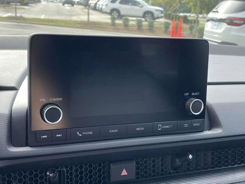 Used 2025 Honda CR-V Sport image 32