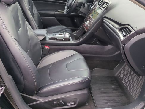 Used 2018 Ford Fusion Titanium image 23