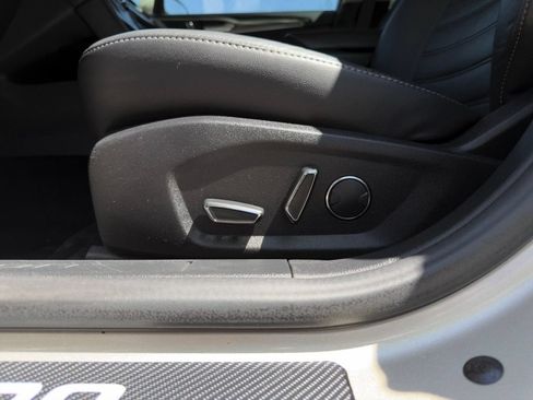 Used 2017 Ford Fusion SE w/ Fusion SE Technology Package FWD image 26
