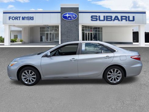 Used 2015 Toyota Camry XLE w/ Moonroof Package FWD image 7