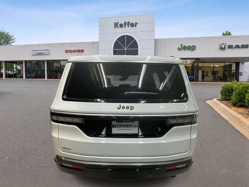 Used 2026 Jeep Grand Wagoneer 2WD w/ Premium Group I image 5