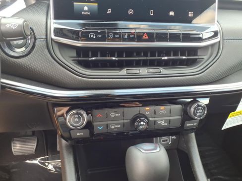 New 2026 Jeep Compass Latitude image 13