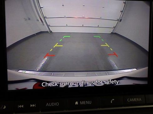 Used 2023 Nissan Rogue S image 25