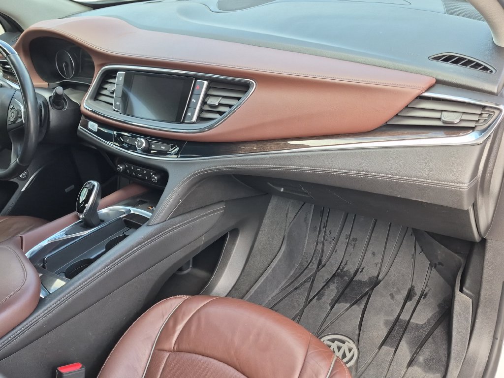 Used 2018 Buick Enclave Avenir w/ Avenir Technology Package FWD image 23