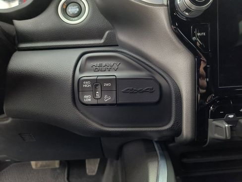 Used 2024 RAM 2500 Laramie w/ Night Edition image 28