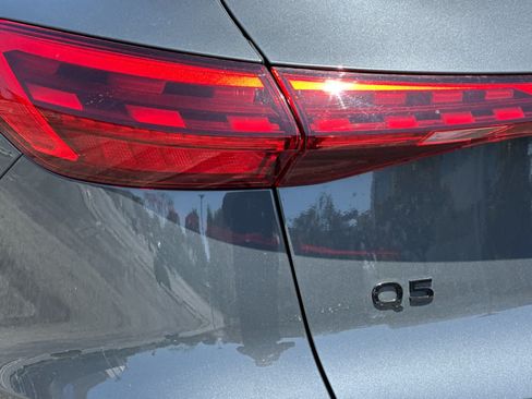 Used 2025 Audi Q5 Premium Plus w/ Premium Plus AWD/4WD image 28