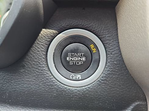Used 2022 RAM 1500 Laramie AWD/4WD image 29