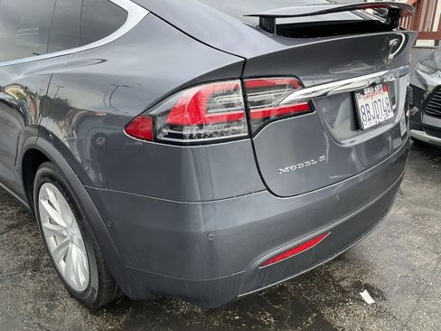 Used 2017 Tesla Model X 75D image 86