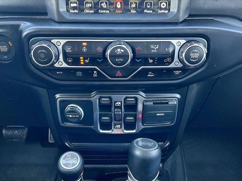 Used 2022 Jeep Wrangler Unlimited Sahara w/ Cold Weather Group image 31