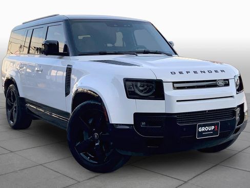 Used 2024 Land Rover Defender 130 X-Dynamic SE AWD/4WD image 3