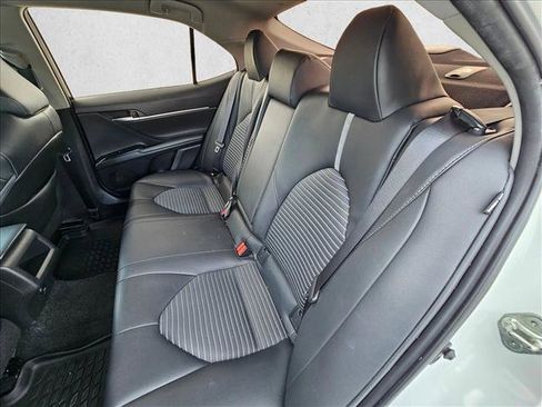 Used 2018 Toyota Camry SE FWD image 16