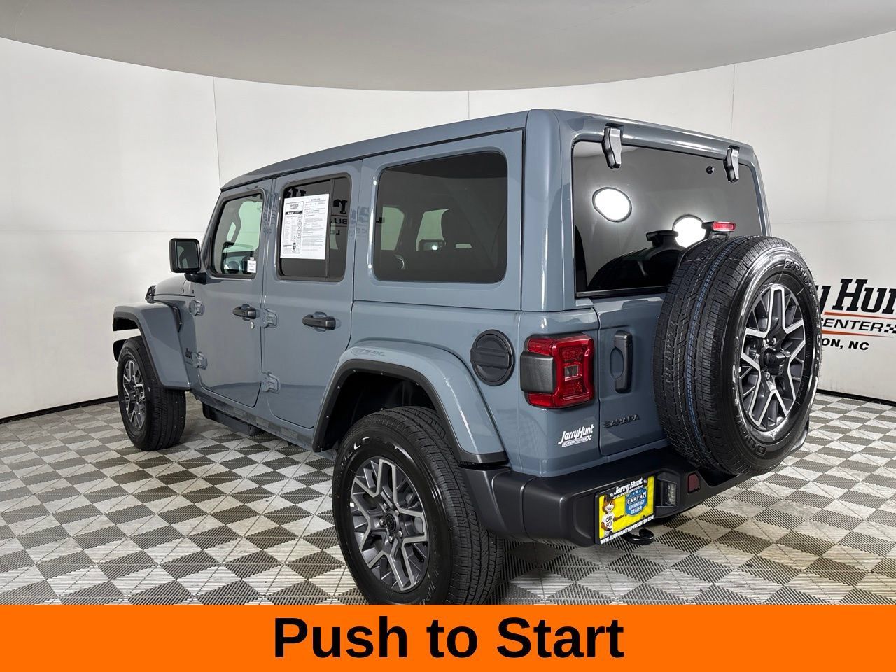 Used 2026 Jeep Wrangler Unlimited Sahara AWD/4WD image 9