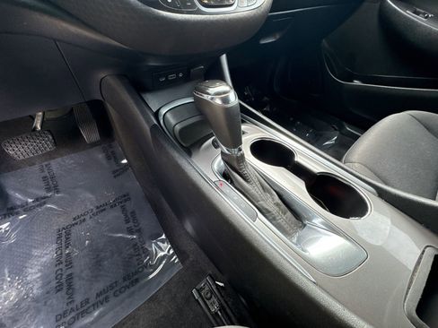 Used 2020 Chevrolet Malibu LT image 29