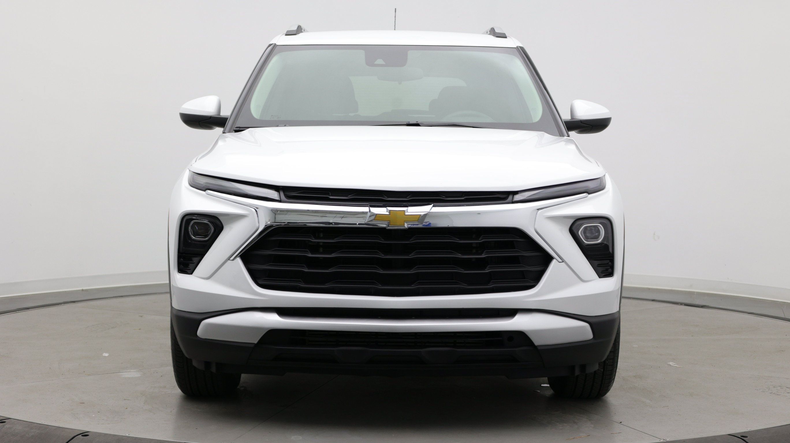 Used 2026 Chevrolet TrailBlazer LT FWD image 2