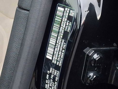 Used 2019 Jeep Renegade Latitude w/ UConnect 8.4 Nav Group image 27