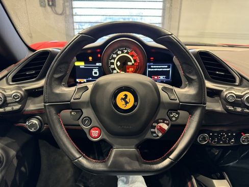 Used 2018 Ferrari 488 Spider image 34