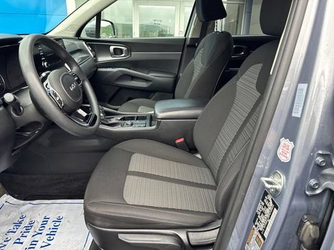Used 2023 Kia Sorento LX FWD image 7