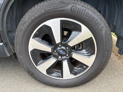 Used 2017 Subaru Forester 2.5i Premium AWD/4WD image 19