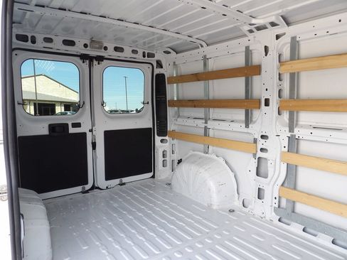 Used 2025 RAM ProMaster 2500 w/ U-Haul Equipment Group FWD image 29