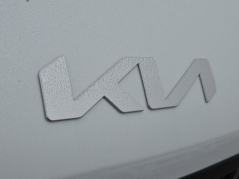 New 2026 Kia Carnival LXS image 4