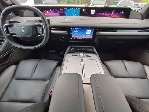 Used 2025 Lincoln Navigator Reserve w/ Jet Appearance Package AWD/4WD image 18