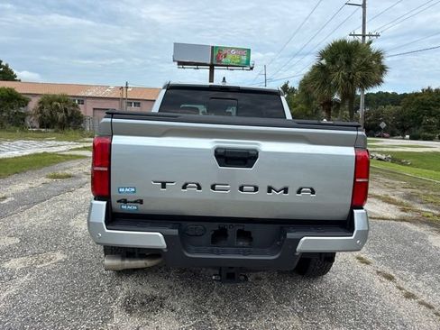 Used 2025 Toyota Tacoma TRD Off-Road w/ TRD Off Road Upgrade Package AWD/4WD image 4
