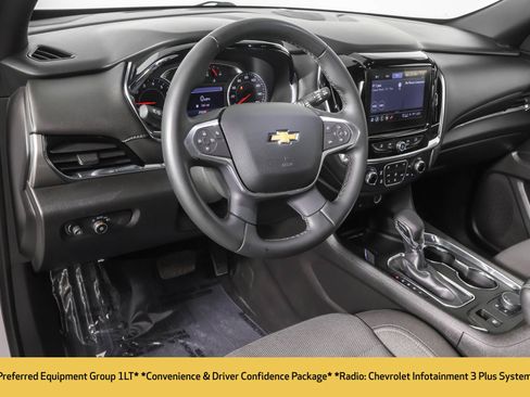 Used 2023 Chevrolet Traverse LT FWD image 5