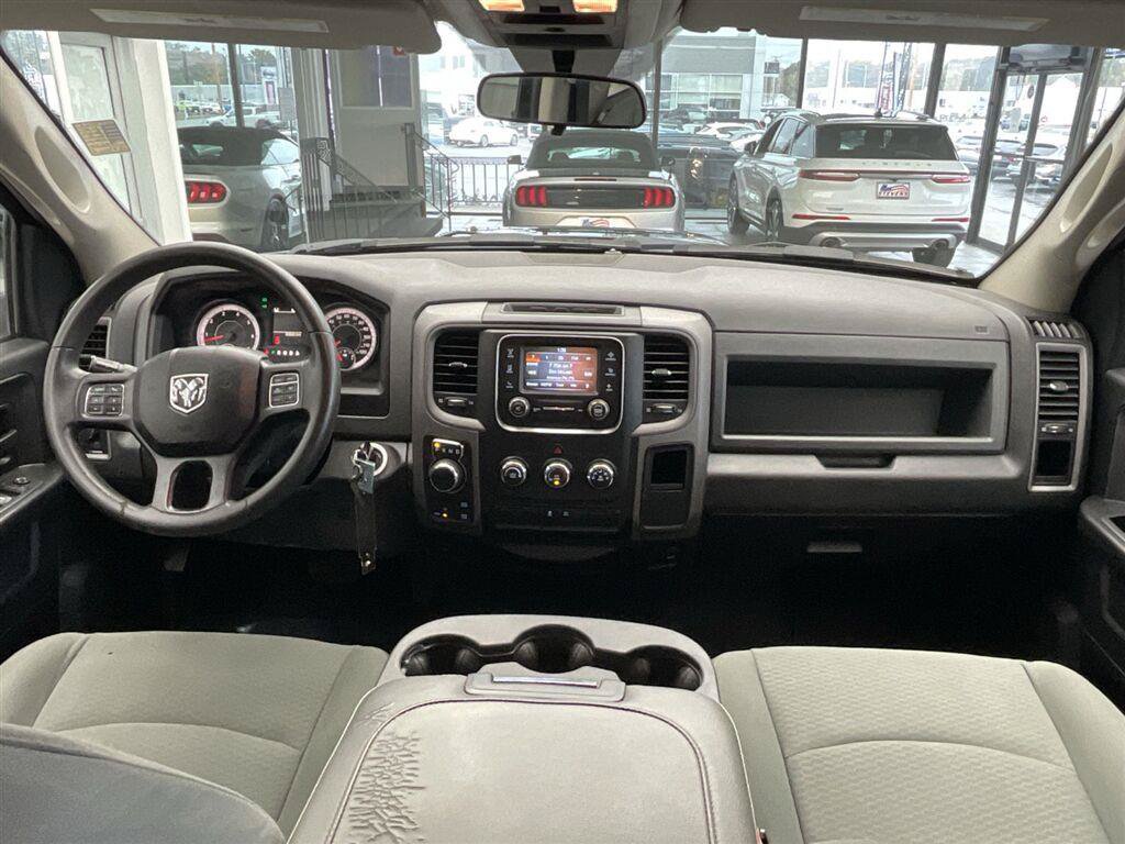 Used 2018 RAM 1500 Express w/ Express Value Package AWD/4WD image 16
