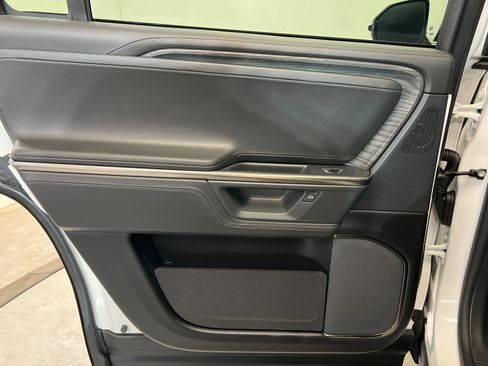 Used 2025 Rivian R1S Adventure image 19