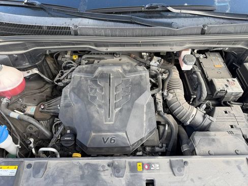 Used 2023 Kia Carnival LX FWD image 19