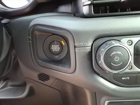 Certified 2025 Jeep Wrangler Unlimited Sahara AWD/4WD image 20