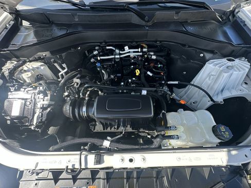 Used 2024 Ford Explorer XLT w/ Equipment Group 202A AWD/4WD image 34
