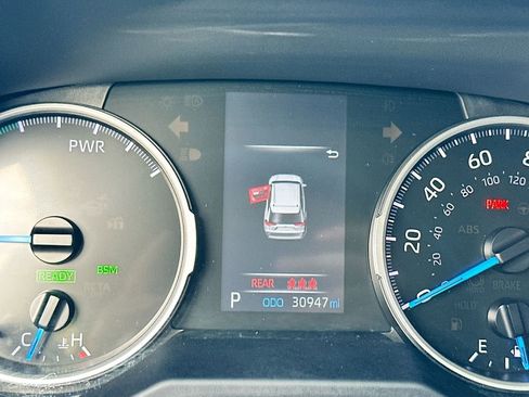 Used 2022 Toyota RAV4 XLE image 13