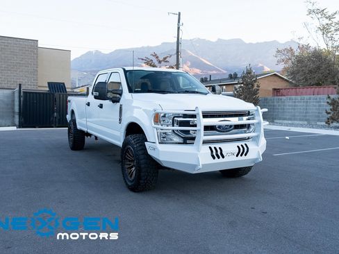 Used 2022 Ford F350 XLT image 3
