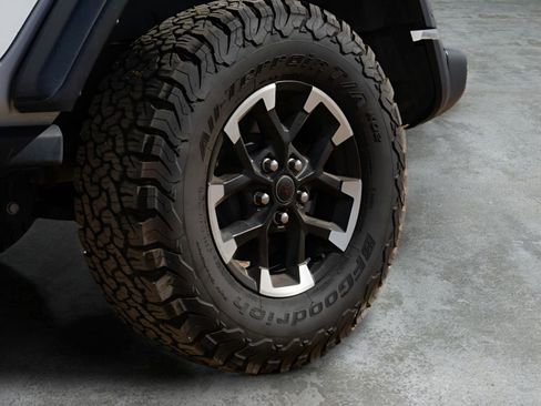 Used 2025 Jeep Wrangler Unlimited Rubicon image 36