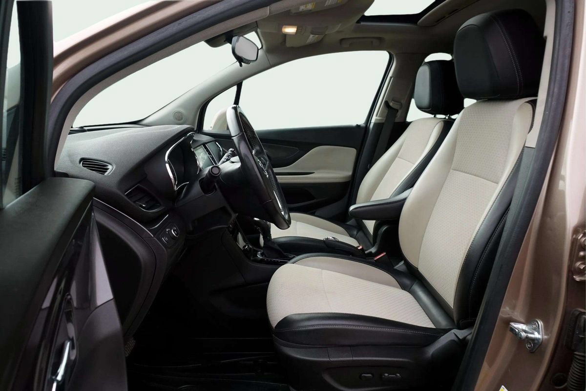 Used 2019 Buick Encore Sport Touring w/ Safety Package FWD image 19