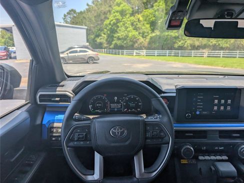 Used 2025 Toyota 4Runner TRD Off-Road AWD/4WD image 33